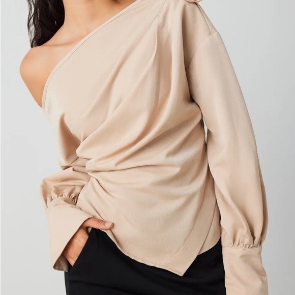 BNWT CIDER Asymmetrical neck 3D Rose Ruched Blouse •Size M•Champagne - Picture 2 of 7